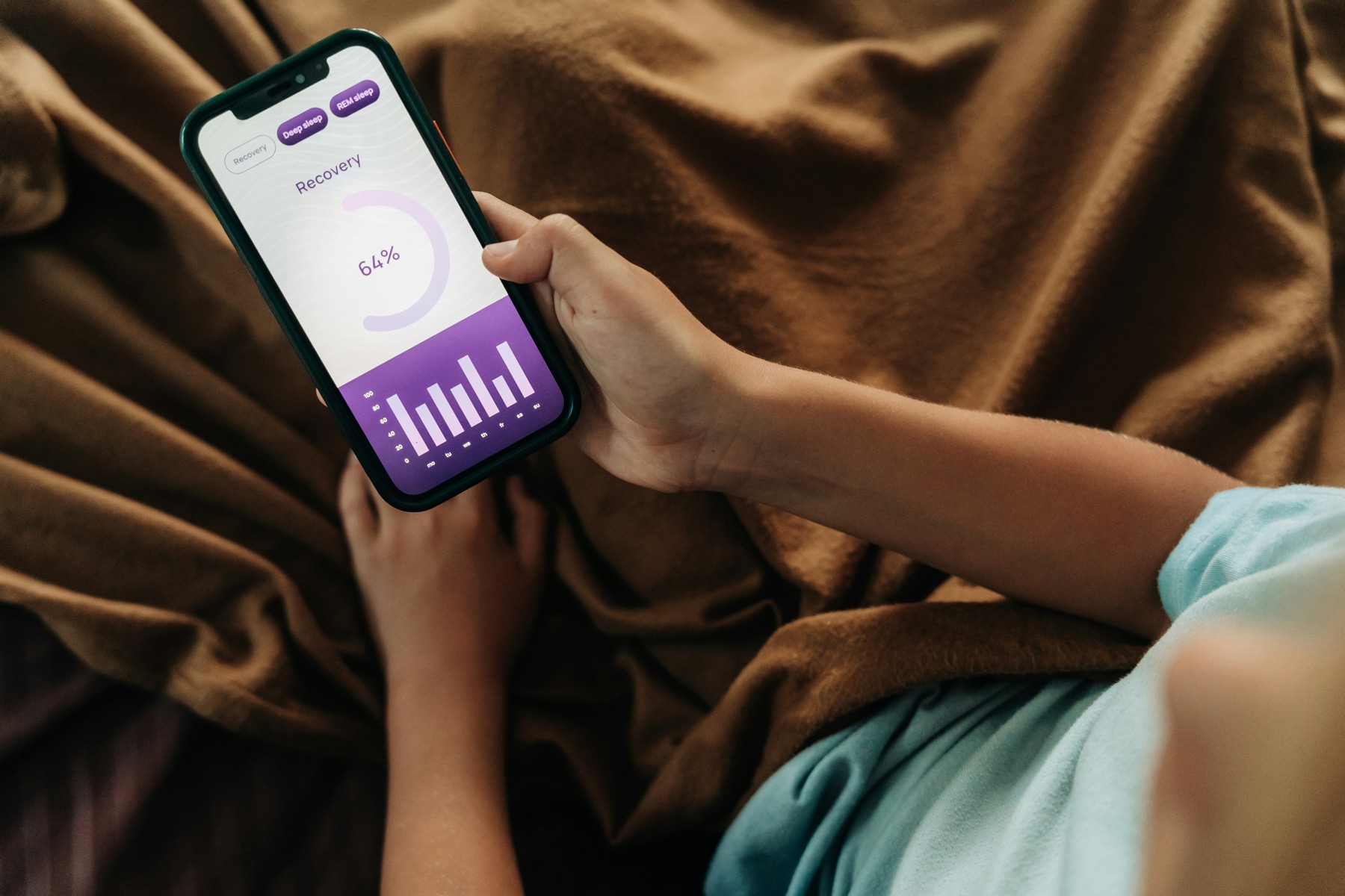 sleep depth tracking app showing deep sleep and recovery data